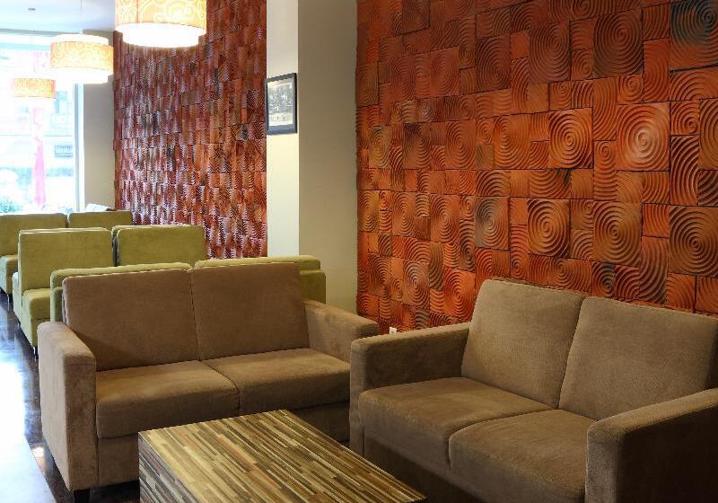 Lombok Plaza Hotel And Convention