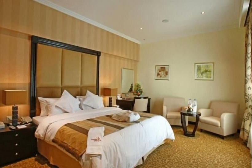 Отель London Suites