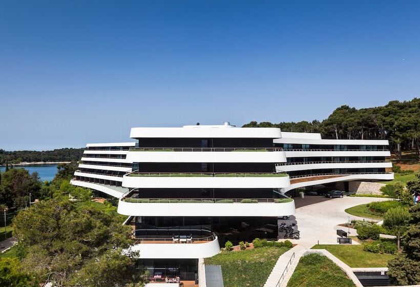 Lone Hotel By Maistra Collection