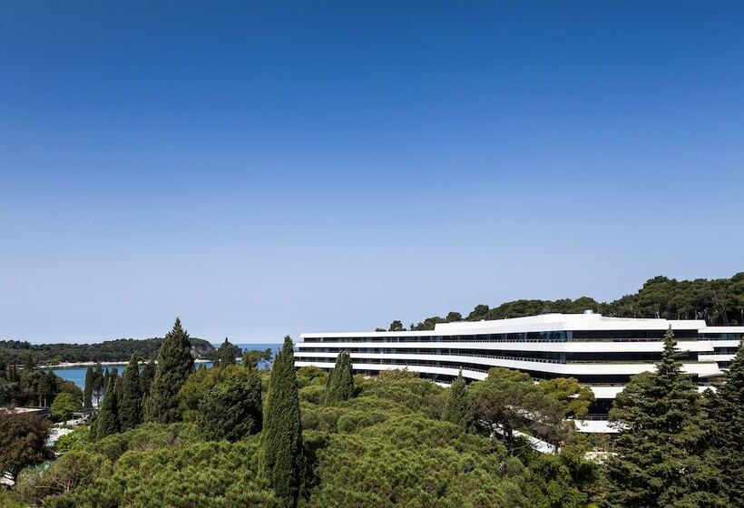 Lone Hotel By Maistra Collection