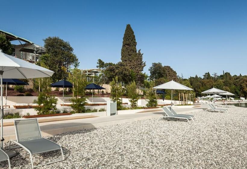 Lone Hotel By Maistra Collection