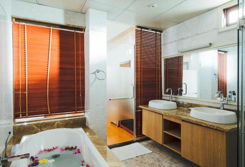 هتل Lotus Muine Resort & Spa