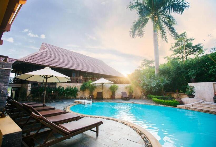 هتل Mai Chau Lodge