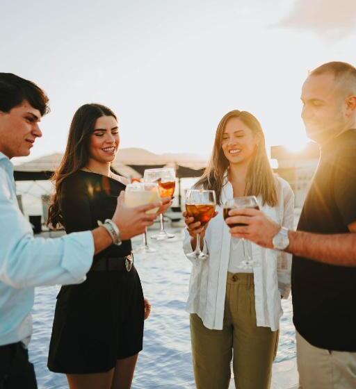 هتل Malaga Nostrum Airport