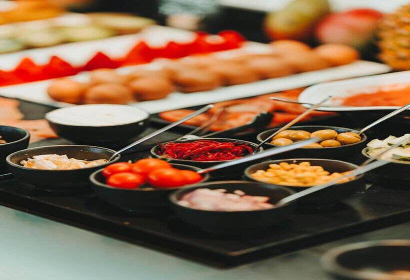 هتل Malaga Nostrum Airport