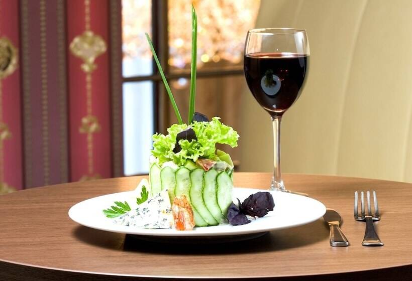 Manhattan Hotel & Restaurant