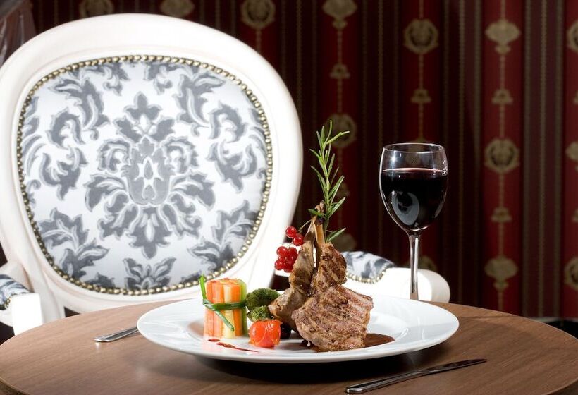 Manhattan Hotel & Restaurant