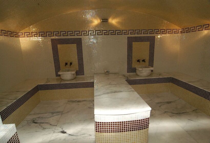 Manhattan Hotel & Restaurant