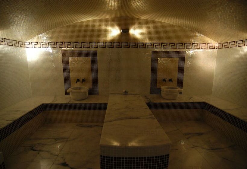 Manhattan Hotel & Restaurant