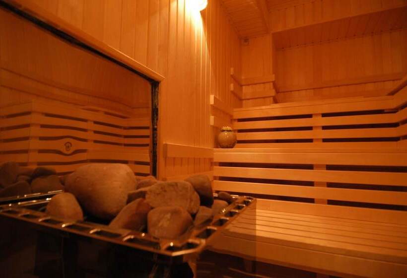 Manhattan Hotel & Restaurant