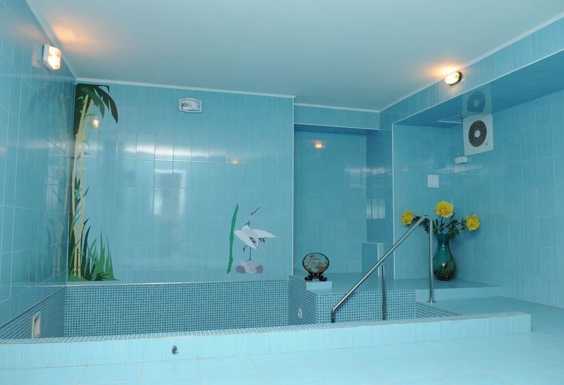 Manhattan Hotel & Restaurant