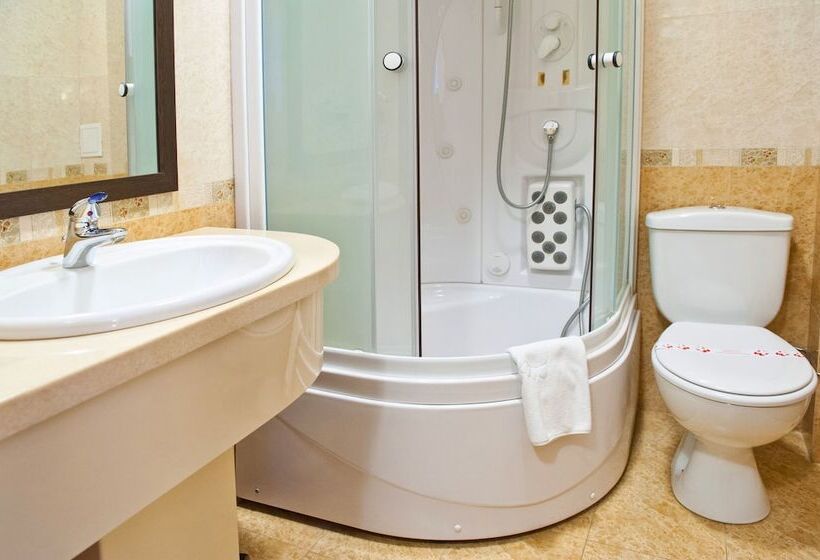 Manhattan Hotel & Restaurant