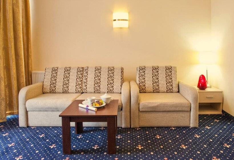 Manhattan Hotel & Restaurant