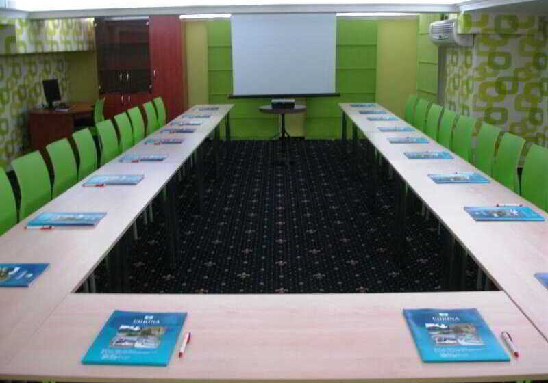 Manhattan Hotel & Restaurant