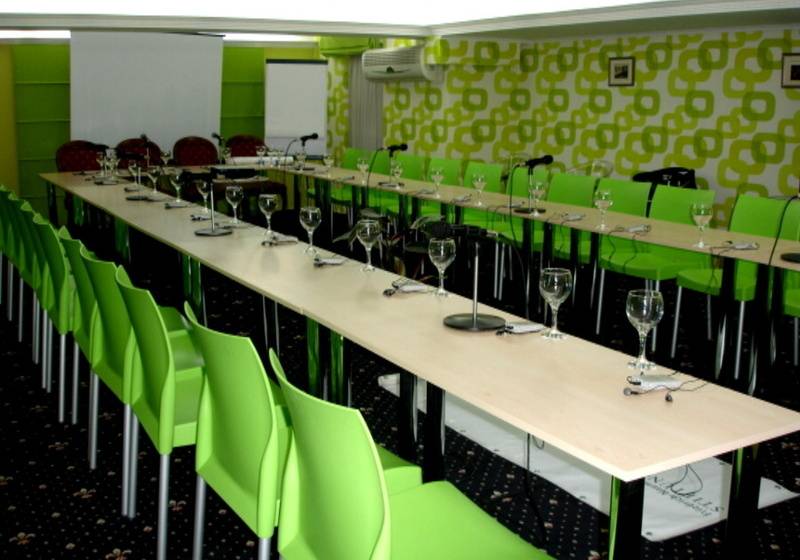 Manhattan Hotel & Restaurant