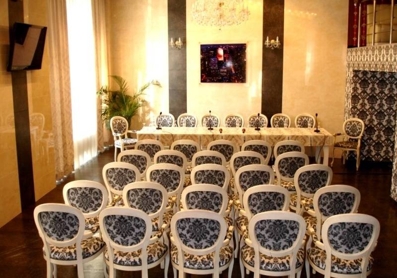 Manhattan Hotel & Restaurant