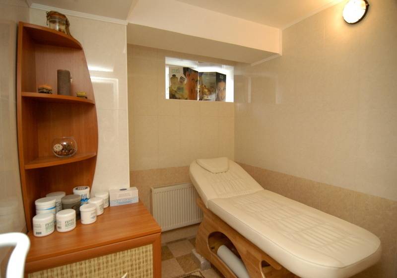 Manhattan Hotel & Restaurant