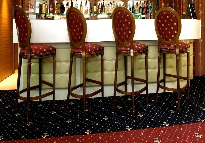 Manhattan Hotel & Restaurant