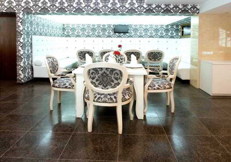 Manhattan Hotel & Restaurant