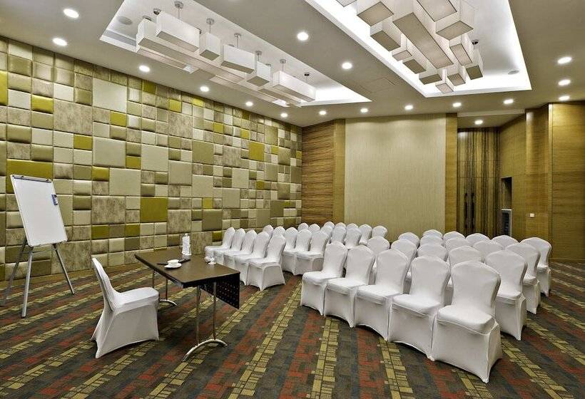 هتل Meluha The Fern