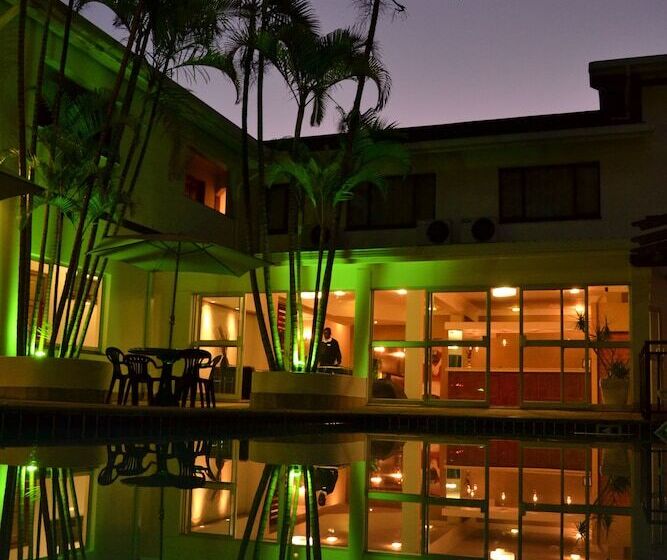 בית מלון כפרי Premier Splendid Inn Pinetown