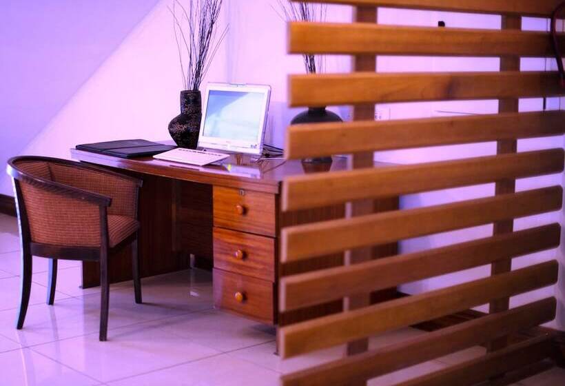 בית מלון כפרי Premier Splendid Inn Pinetown