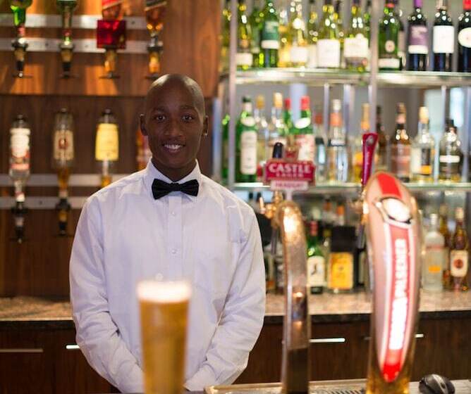 בית מלון כפרי Premier Splendid Inn Pinetown