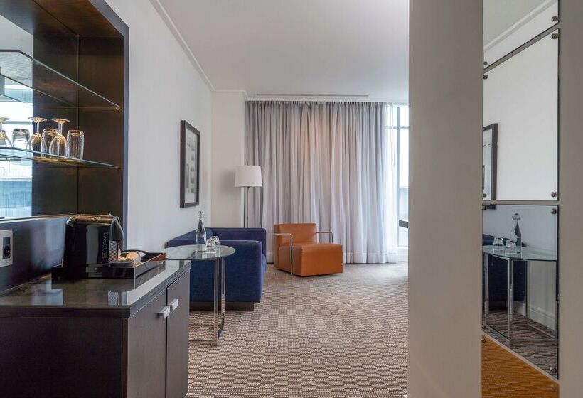 Radisson Blu Gautrain Hotel, Sandton Johannesburg