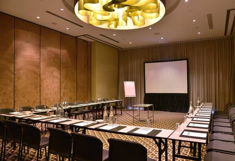 Radisson Blu Gautrain Hotel, Sandton Johannesburg