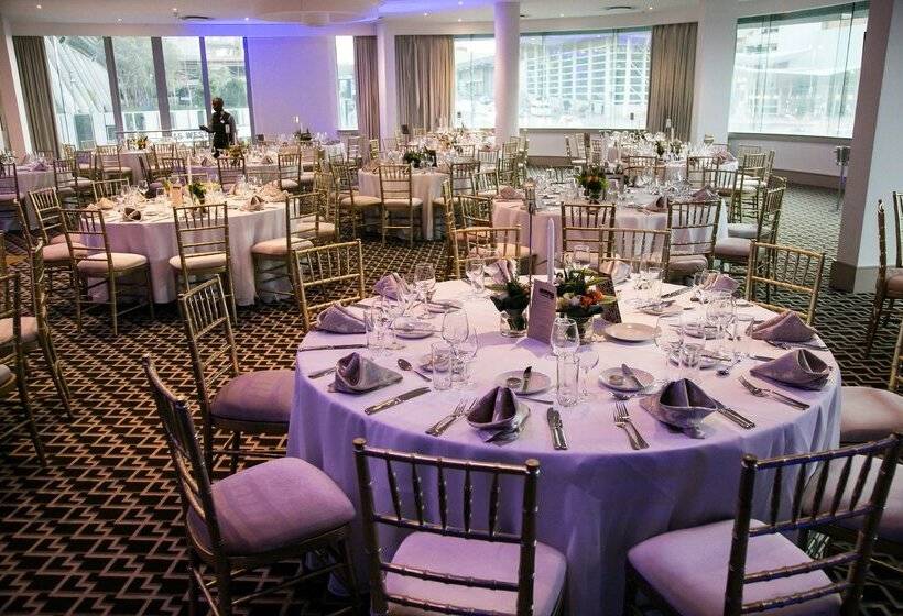 Radisson Blu Gautrain Hotel, Sandton Johannesburg