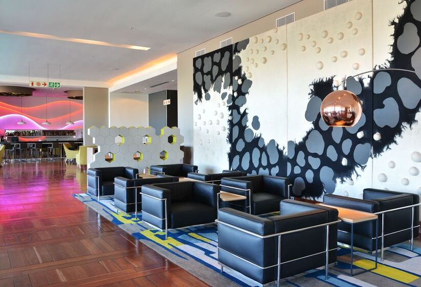 Radisson Blu Gautrain Hotel, Sandton Johannesburg