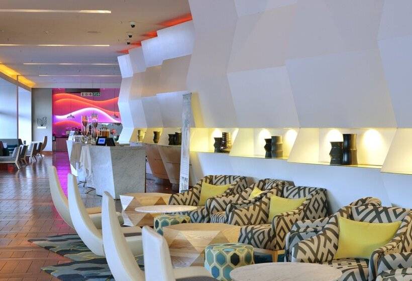 Radisson Blu Gautrain Hotel, Sandton Johannesburg