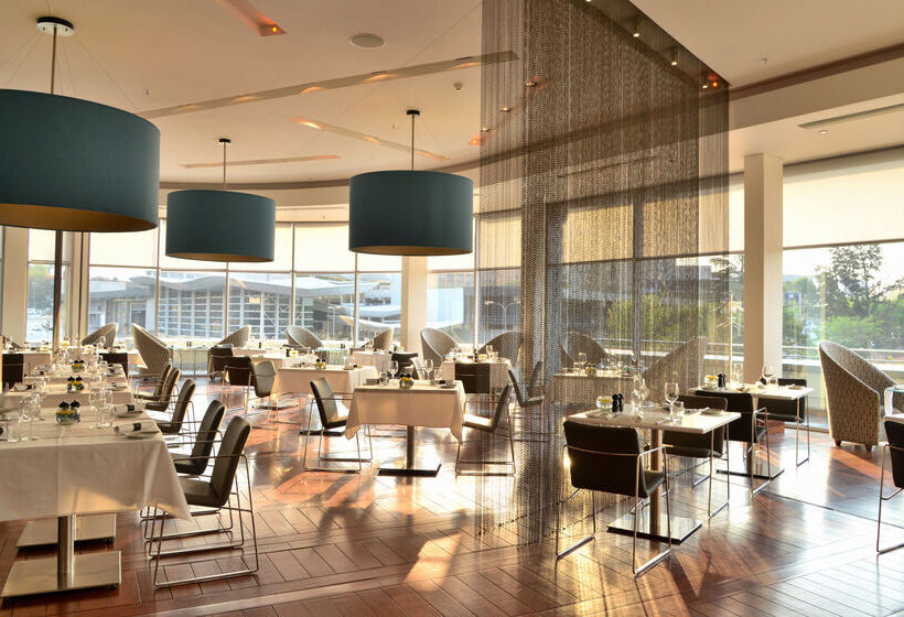 Radisson Blu Gautrain Hotel, Sandton Johannesburg