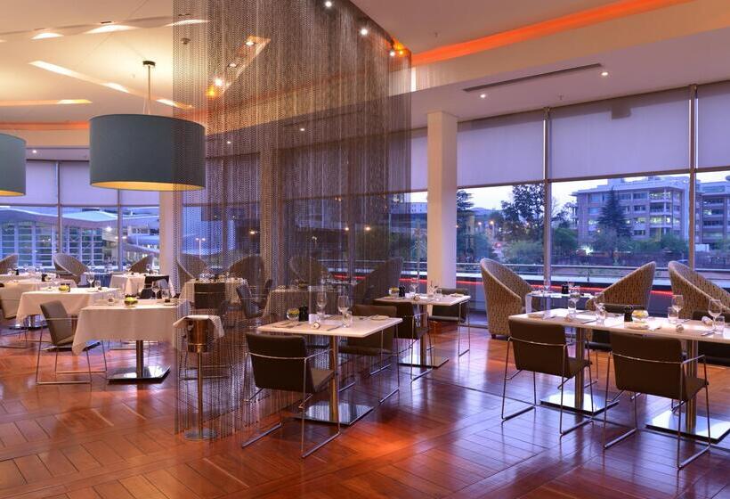 Radisson Blu Gautrain Hotel, Sandton Johannesburg