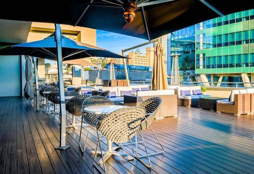 Radisson Blu Gautrain Hotel, Sandton Johannesburg