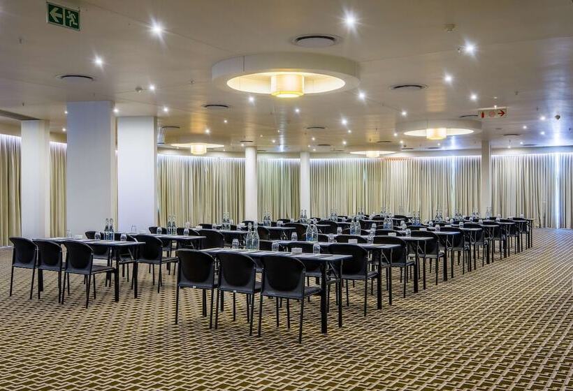 Radisson Blu Gautrain Hotel, Sandton Johannesburg