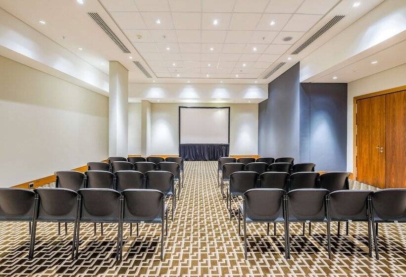 Radisson Blu Gautrain Hotel, Sandton Johannesburg