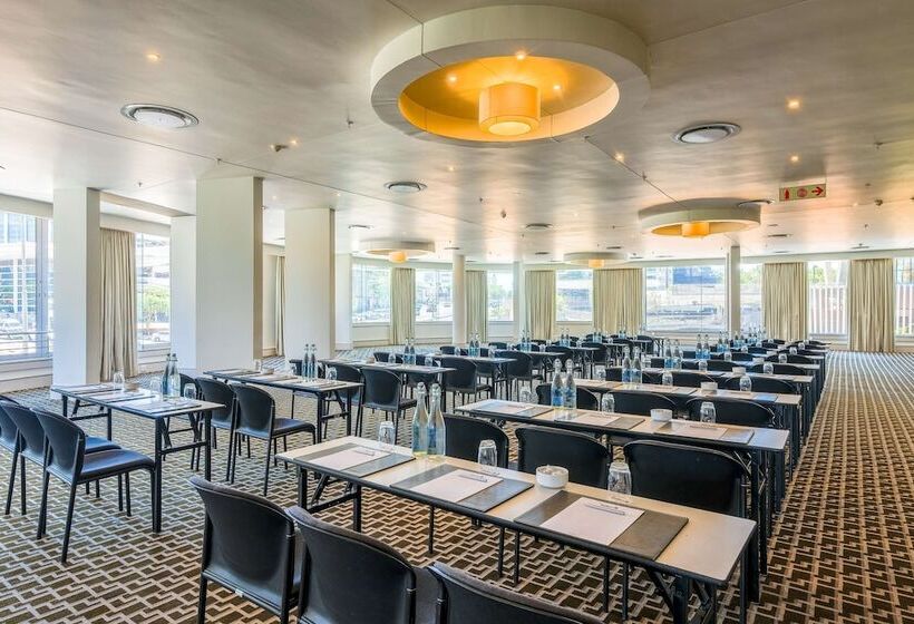 Radisson Blu Gautrain Hotel, Sandton Johannesburg