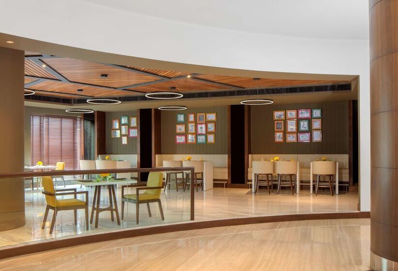 Отель Radisson Gurugram Udyog Vihar