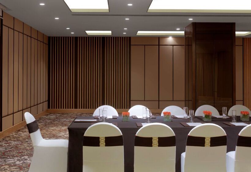 Отель Radisson Gurugram Udyog Vihar