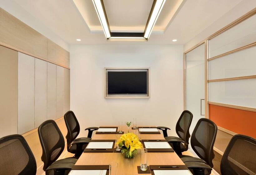 Отель Radisson Gurugram Udyog Vihar