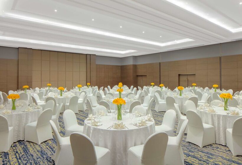 Отель Radisson Gurugram Udyog Vihar