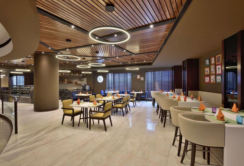 Отель Radisson Gurugram Udyog Vihar