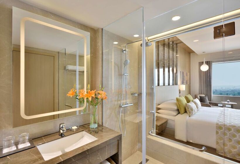 Отель Radisson Gurugram Udyog Vihar