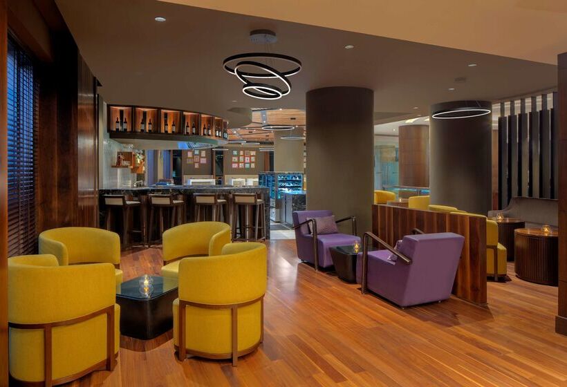 Отель Radisson Gurugram Udyog Vihar