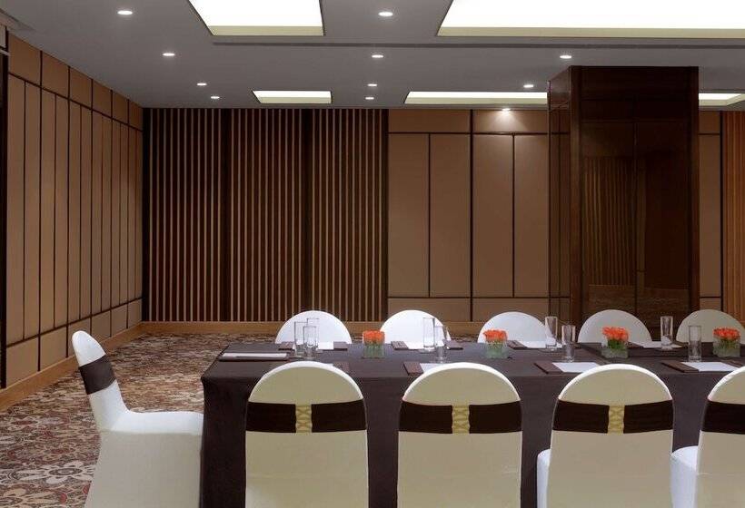 Отель Radisson Gurugram Udyog Vihar