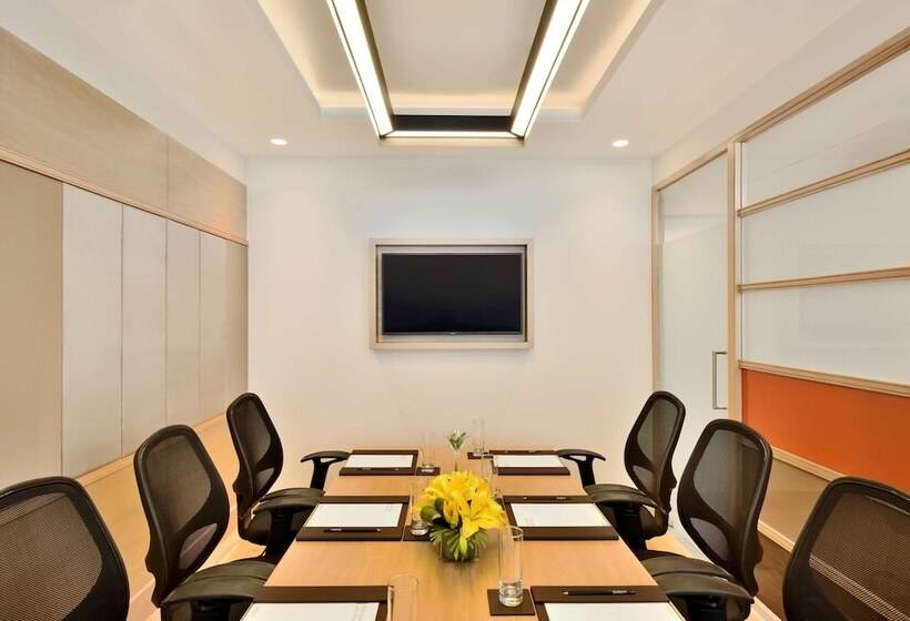 Отель Radisson Gurugram Udyog Vihar