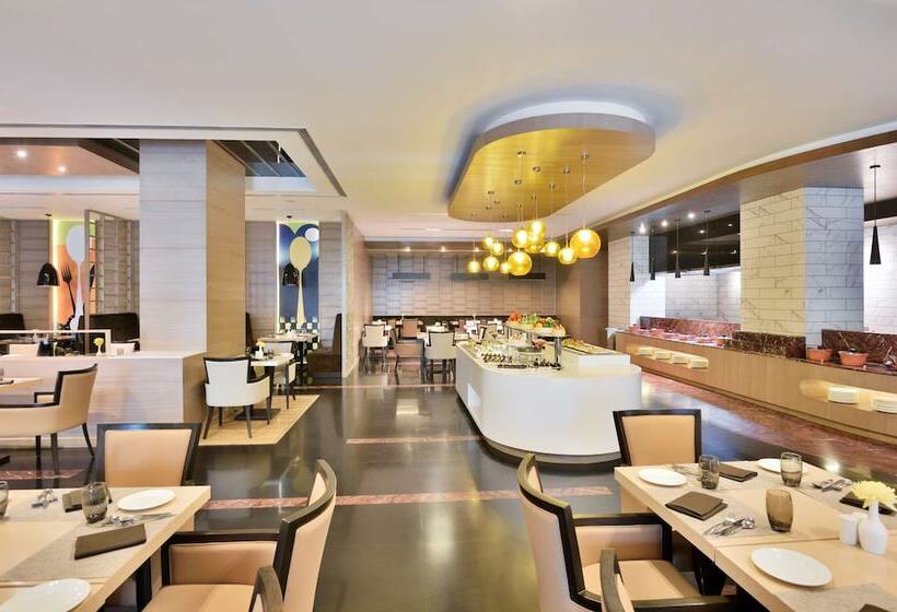 Отель Radisson Gurugram Udyog Vihar