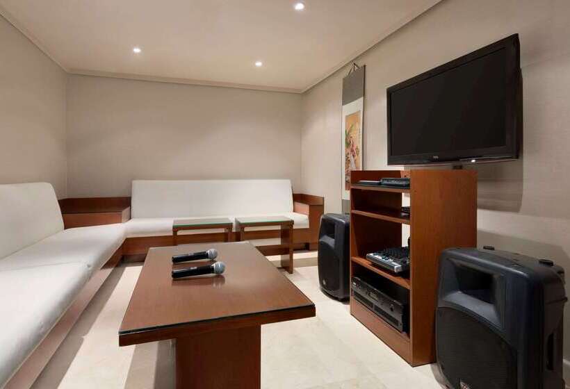 ホテル Ramada Downtown Abu Dhabi