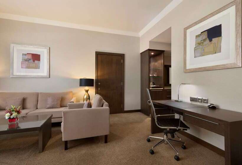 ホテル Ramada Downtown Abu Dhabi